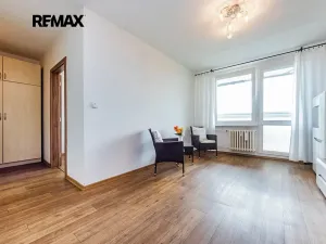 Pronájem bytu 2+kk, Kladno, Na růžovém poli, 41 m2