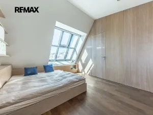 Prodej bytu 2+kk, Praha - Žižkov, Lucemburská, 80 m2