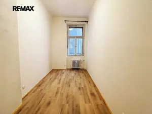 Pronájem bytu 3+1, Praha - Nové Město, Karlovo náměstí, 79 m2