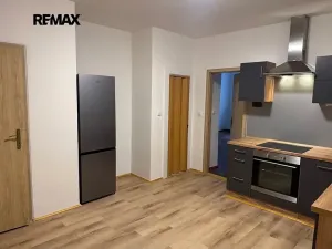 Pronájem bytu 3+1, Praha - Nové Město, Karlovo náměstí, 79 m2