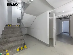 Prodej kanceláře, Praha - Střížkov, Děčínská, 45 m2