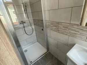 Pronájem bytu 2+1, Praha, Bořivojova, 7042 m2