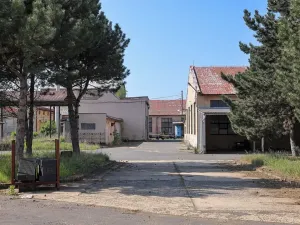 Dražba skladu, Kadaň, 11945 m2
