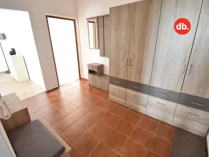 Pronájem bytu 2+1, Karlovy Vary, Dvořákova, 67 m2
