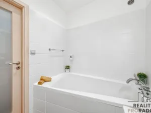 Prodej bytu 3+1, Olomouc - Neředín, Stiborova, 71 m2