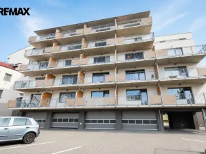 Prodej bytu 1+kk, Hradec Králové, V Koutech, 37 m2