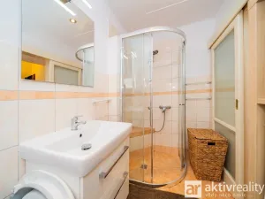 Prodej rodinného domu, Praha - Komořany, Nad teplárnou, 260 m2