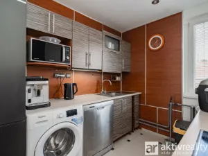 Prodej rodinného domu, Praha - Komořany, Nad teplárnou, 260 m2
