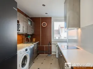 Prodej rodinného domu, Praha - Komořany, Nad teplárnou, 260 m2