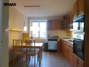 Prodej bytu 4+1, Karlovy Vary - Dvory, K. Kučery, 100 m2