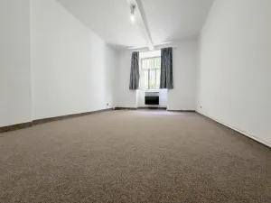 Pronájem bytu 1+kk, Praha, Eliášova, 30 m2