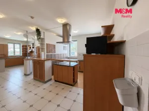 Prodej obchodního prostoru, Klenovice, 851 m2
