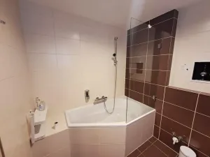 Pronájem bytu 1+kk, Praha - Suchdol, Suchdolské náměstí, 23 m2