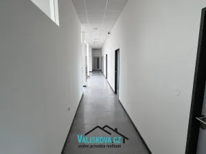 Pronájem kanceláře, Kroměříž, Jožky Silného, 150 m2