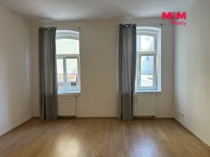 Pronájem bytu 1+kk, Jablonec nad Nisou, Anenské náměstí, 31 m2