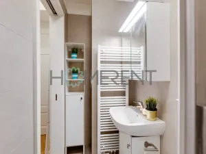 Pronájem bytu 1+kk, Praha - Bubeneč, Korunovační, 17 m2
