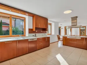Prodej rodinného domu, Průhonice, Jitrocelová, 380 m2