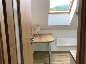 Pronájem bytu 1+1, Zlín, Vejvanovská, 30 m2