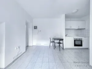 Pronájem bytu 1+kk, Praha - Holešovice, Šimáčkova, 21 m2