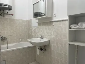 Pronájem bytu 1+1, Praha - Břevnov, Na Petynce, 31 m2