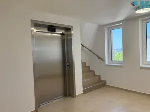 Pronájem bytu 2+kk, Třebíč, Družstevní, 70 m2