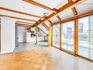 Pronájem kanceláře, Praha - Nové Město, Truhlářská, 221 m2