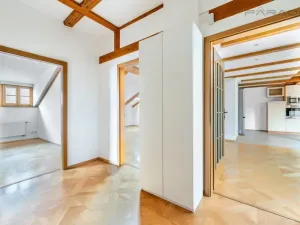 Pronájem kanceláře, Praha - Nové Město, Truhlářská, 221 m2