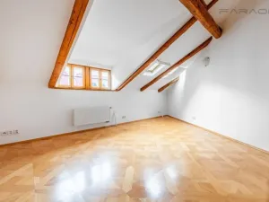Pronájem kanceláře, Praha - Nové Město, Truhlářská, 221 m2