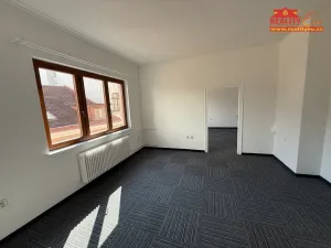 Pronájem bytu 2+1, Náchod, Hrašeho, 68 m2