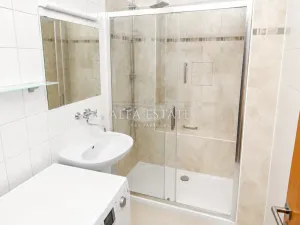 Prodej bytu 3+1, Karlovy Vary, Raisova, 110 m2
