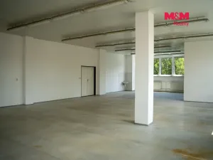 Pronájem kanceláře, Krnov - Pod Cvilínem, Chářovská, 348 m2