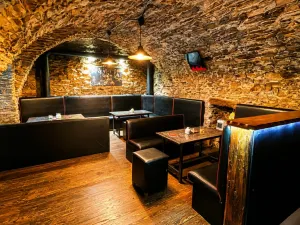 Pronájem komerční nemovitosti, Čáslav, nám. Jana Žižky z Trocnova, 360 m2