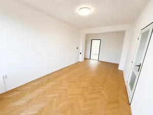 Prodej bytu 3+1, Průhonice, Školní, 60 m2