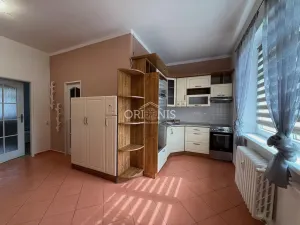Pronájem bytu 2+1, Chomutov, náměstí Dr. Beneše, 60 m2