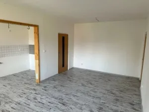 Prodej bytu 3+1, Horní Planá, Sídliště Míru, 78 m2