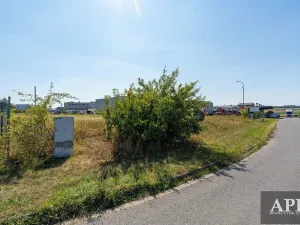 Prodej komerčního pozemku, Nivnice, 3525 m2