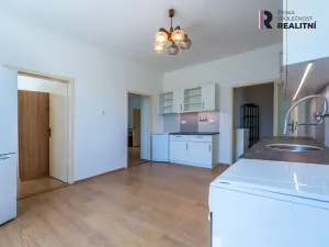 Prodej činžovního domu, Jevišovice, 420 m2