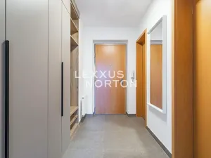 Pronájem bytu 2+kk, Praha - Prosek, Valečovská, 56 m2