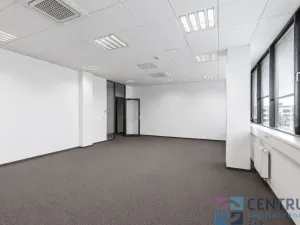 Pronájem kanceláře, Praha - Holešovice, U Pergamenky, 584 m2