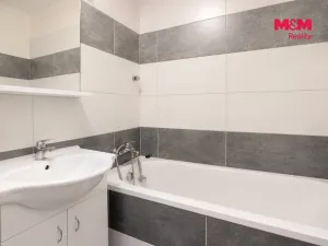 Pronájem bytu 2+1, Louny, Sladkovského, 58 m2