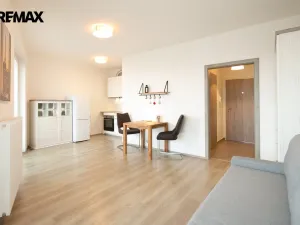Prodej bytu 1+kk, Praha - Zličín, Sazovická, 33 m2