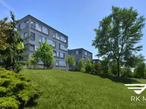 Pronájem bytu 1+kk, Praha - Prosek, Valečovská, 45 m2