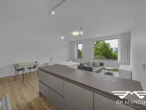 Pronájem bytu 1+kk, Praha - Prosek, Valečovská, 45 m2