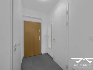 Pronájem bytu 1+kk, Praha - Prosek, Valečovská, 45 m2
