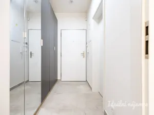 Pronájem bytu 1+kk, Praha, Gerstelova, 35 m2