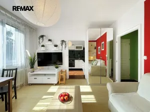 Prodej bytu 2+1, Praha - Hlubočepy, Lohniského, 45 m2