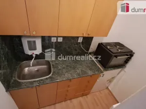 Pronájem bytu 1+kk, Praha - Nusle, V zálomu, 36 m2
