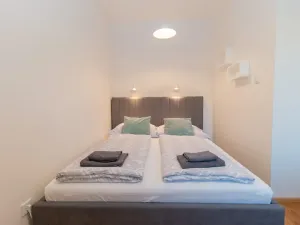Pronájem bytu 2+kk, Praha - Vinohrady, Perucká, 40 m2