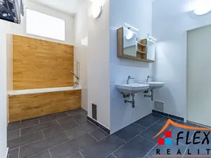 Pronájem bytu 2+1, Ostrava, Korunní, 105 m2