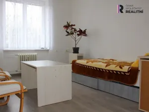 Pronájem bytu 2+1, Karlovy Vary - Rybáře, Majakovského, 54 m2